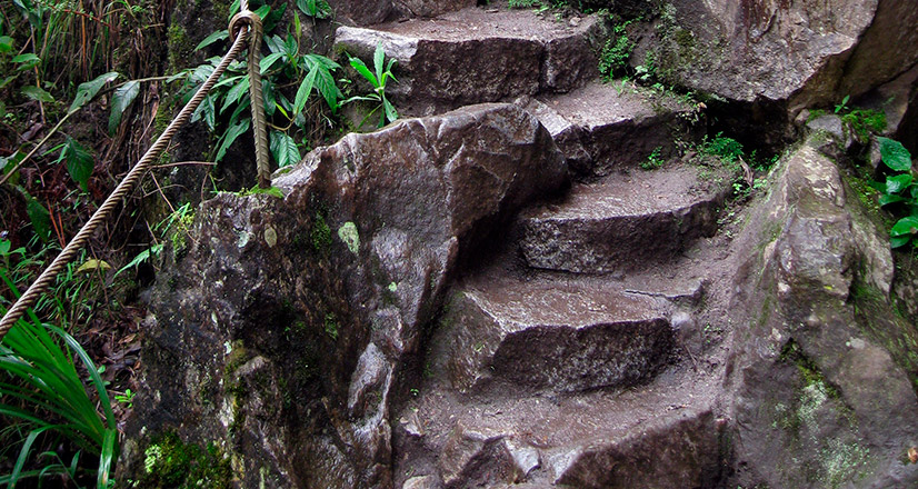 Vista desde las rocas en el Huayna Picchu